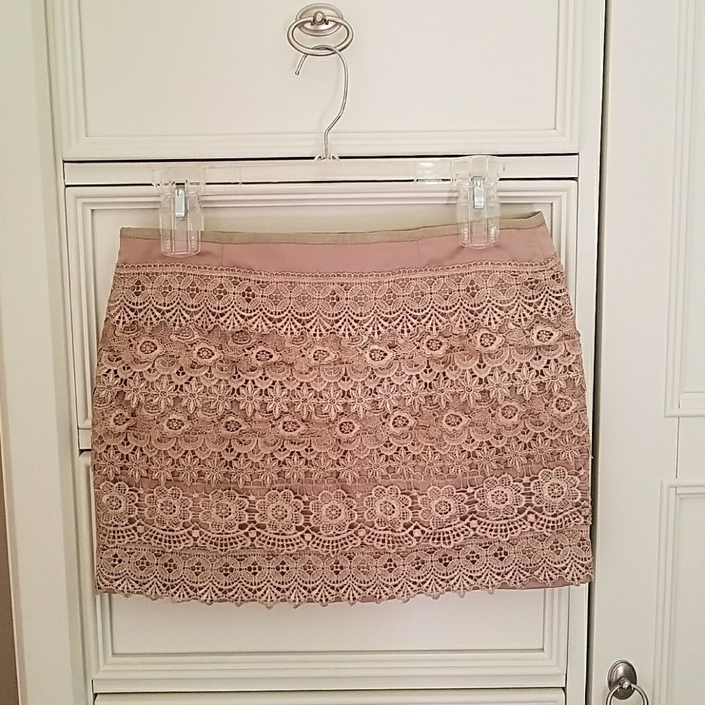 Lace skirt